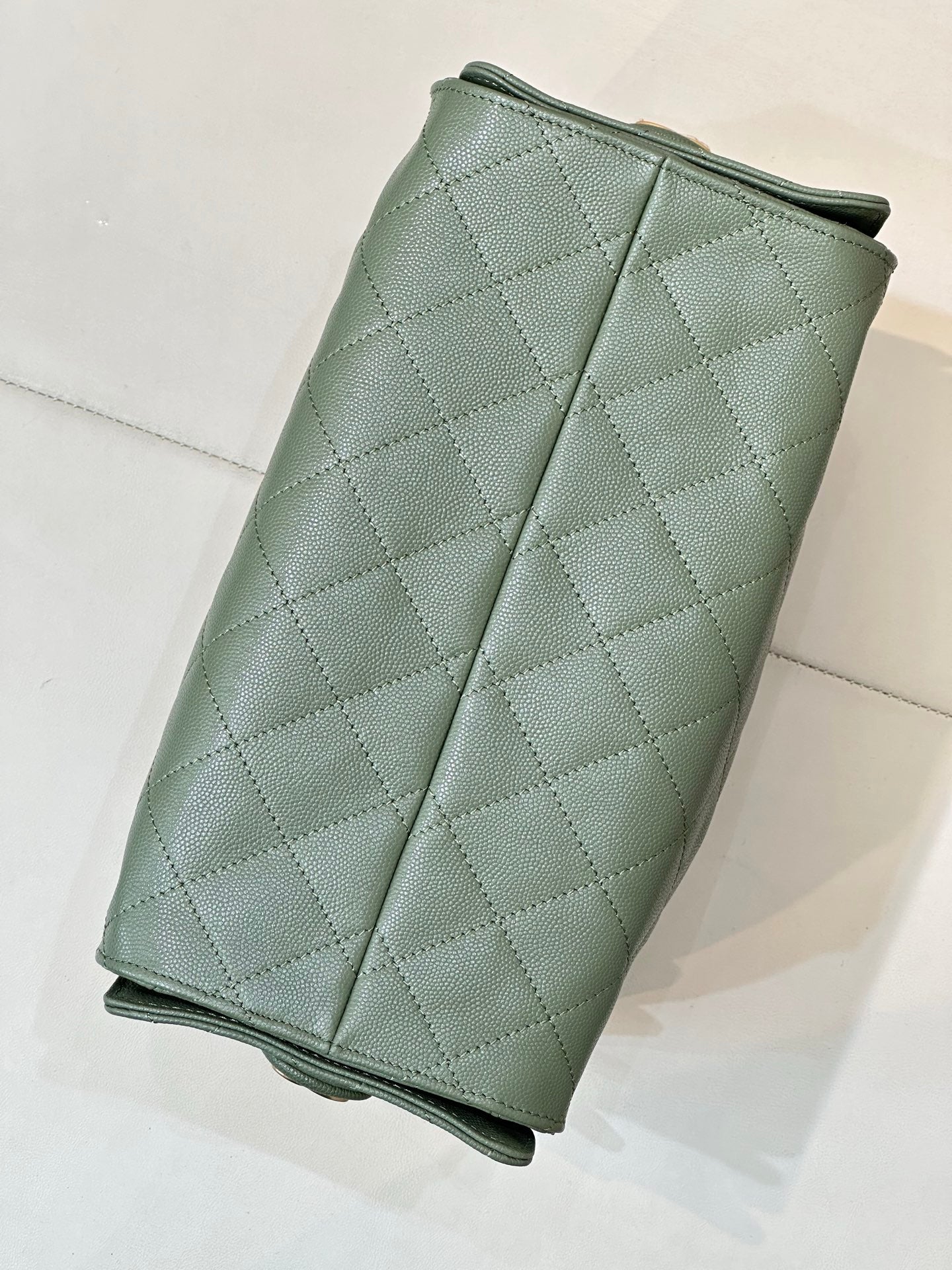 Pre-Owned Authentic Chanel 25 Small in Avocado Green