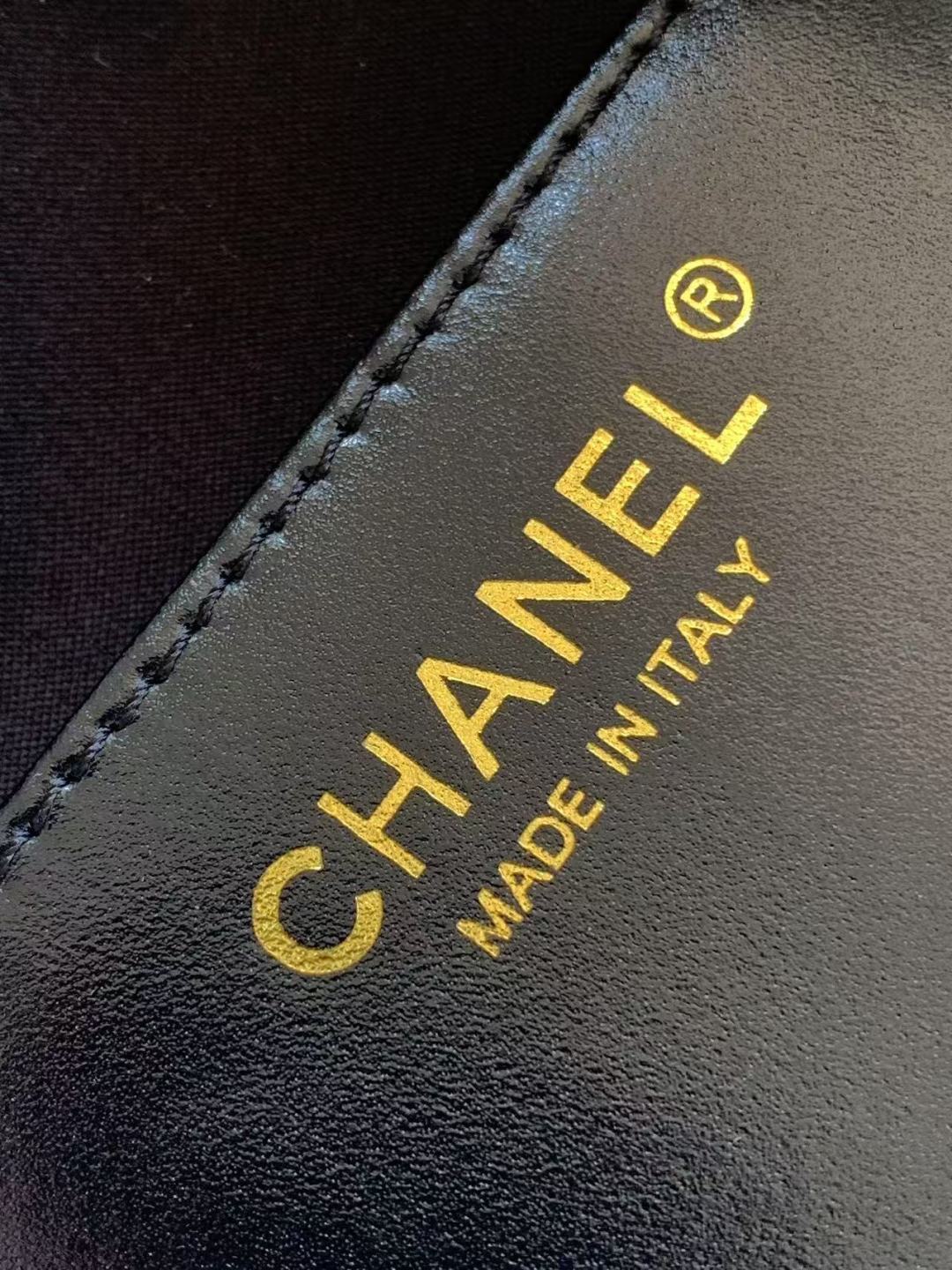Chanel 25 Small in Silver - Pre-Owned Authentic
