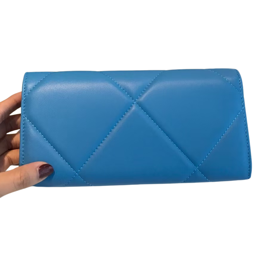 Chanel 19 Quilted Flap Wallet in Turquoise Goatskin with Aged Brass CC – Pre-Owned Authentic