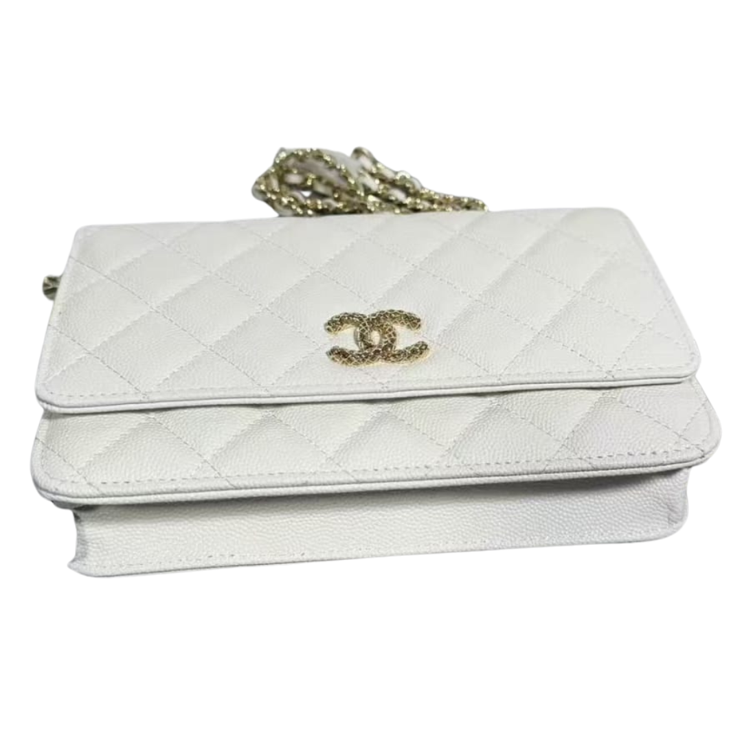 Pre-Owned Authentic Lambskin Quilted CC Pearl Crush Wallet on Chain WOC White