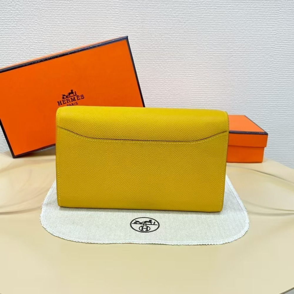 Hermès Constance Wallet To Go in Lime Evercolor – Wallet Only – Pre-Owned Authentic