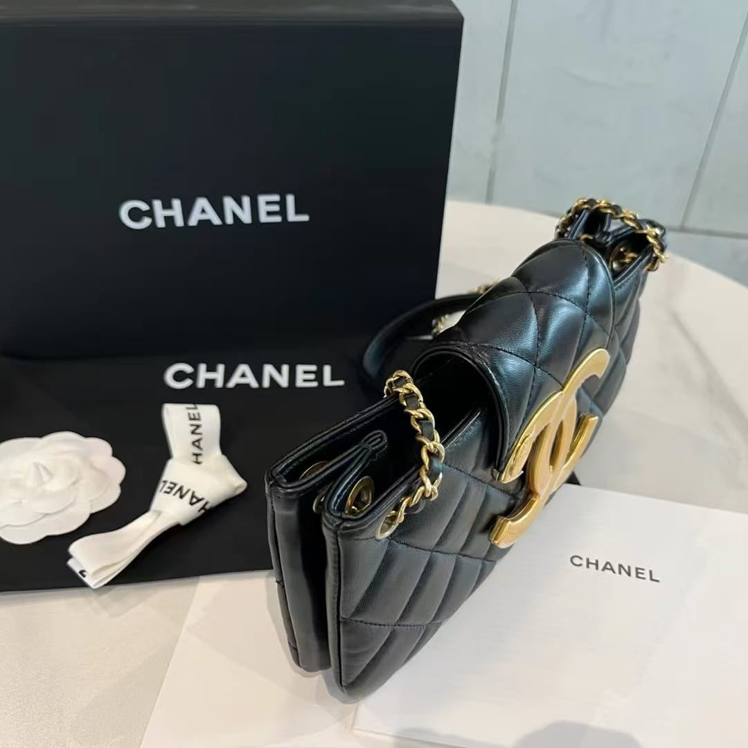 Pre-Owned Authentic Chanel Black Quilted Lambskin CC Bag