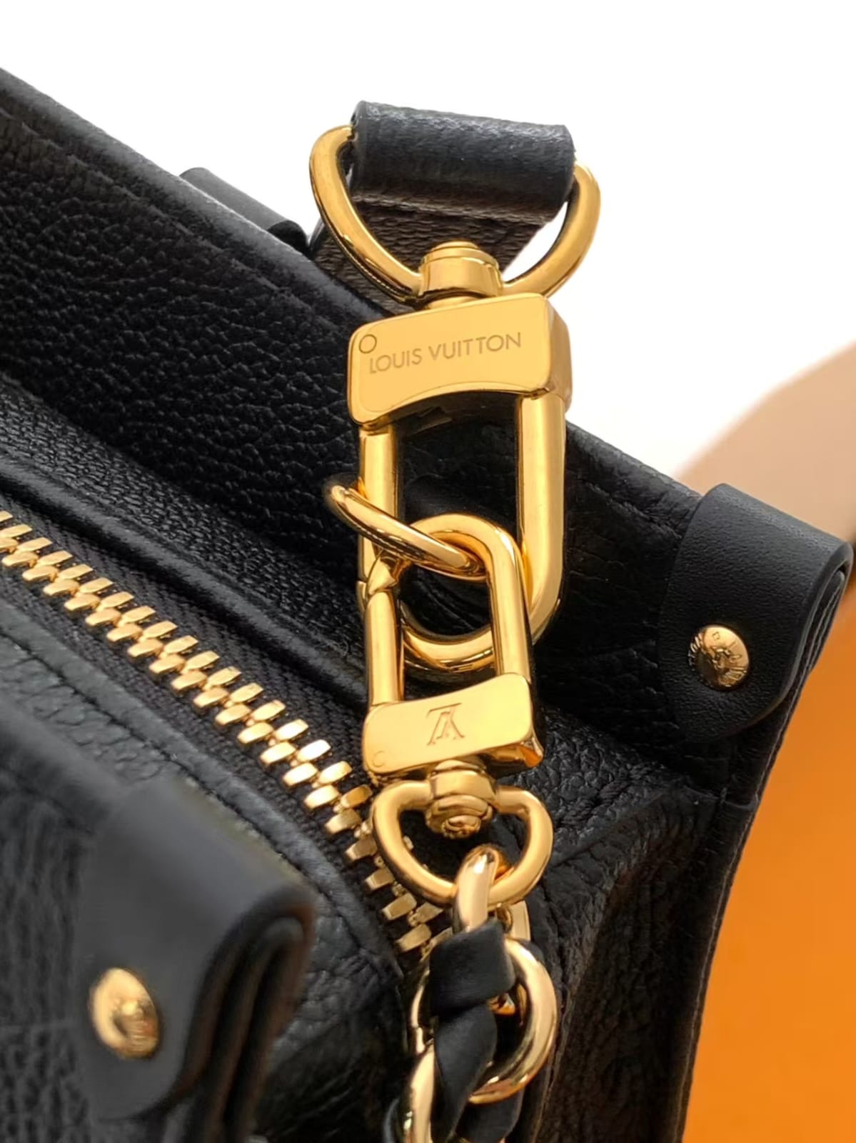Pre-Owned Authentic Louis Vuitton OnTheGo East West Black Monogram