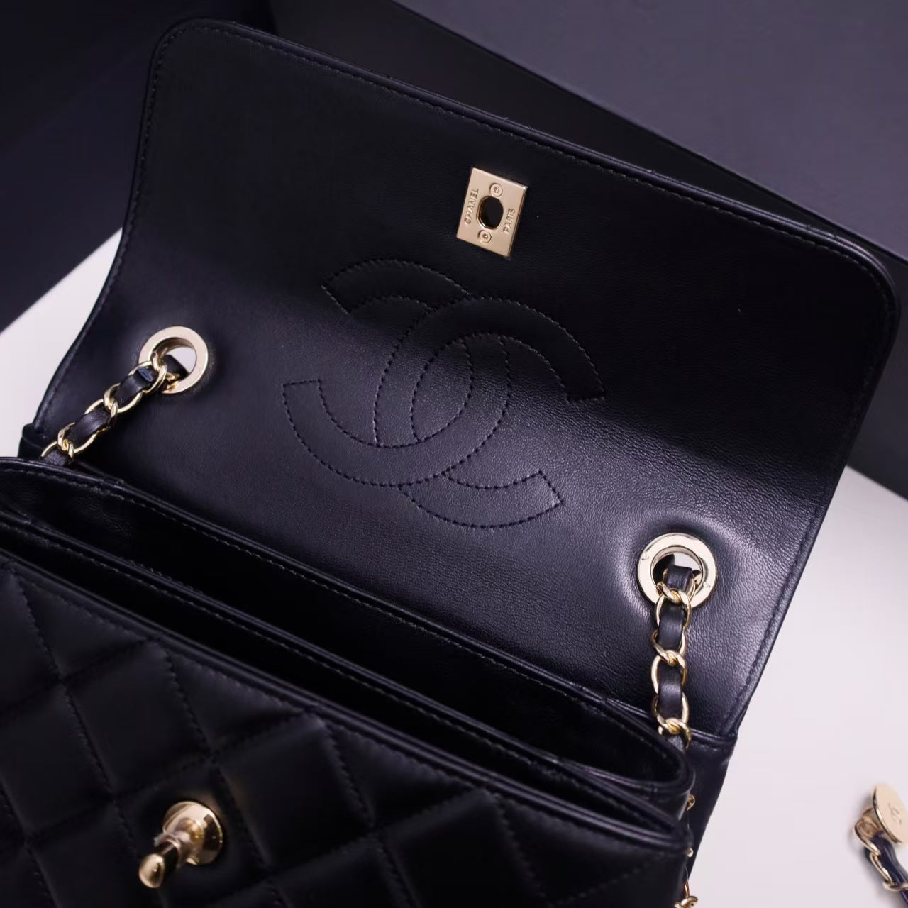 Pre-Owned Authentic Chanel Trendy Multi-color