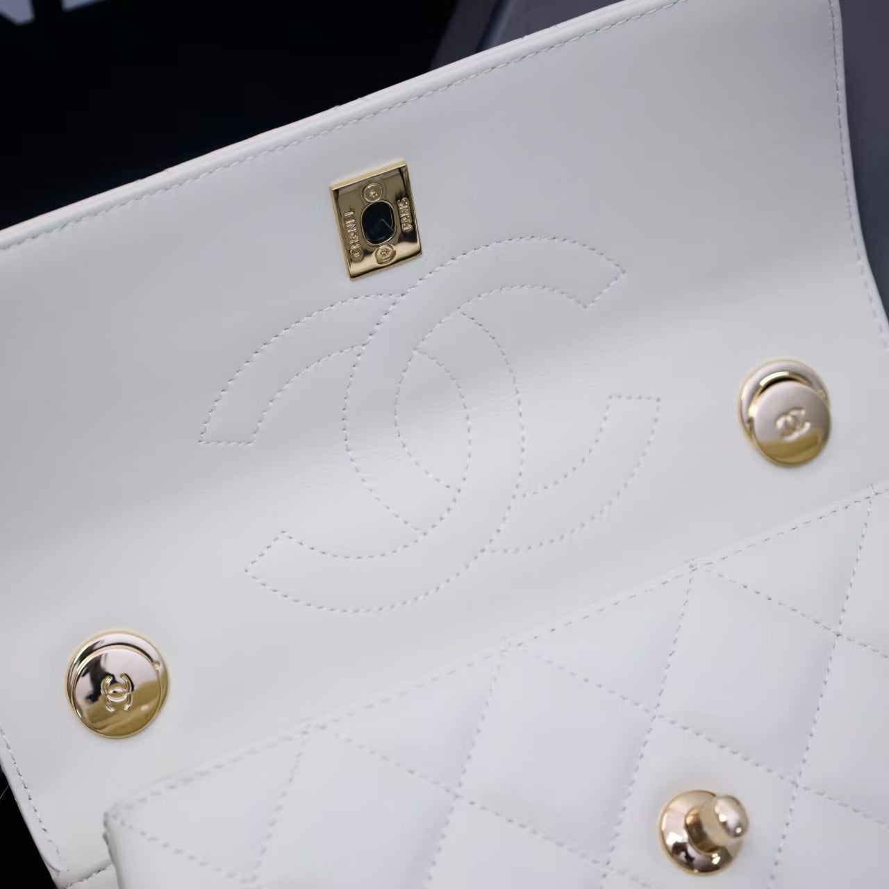 Pre-Owned Authentic 25cm Chanel Trendy Large Bag White
