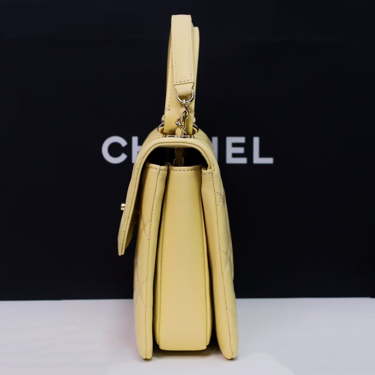 Pre-Owned Authentic 25cm Chanel Trendy Large Bag Light Gold