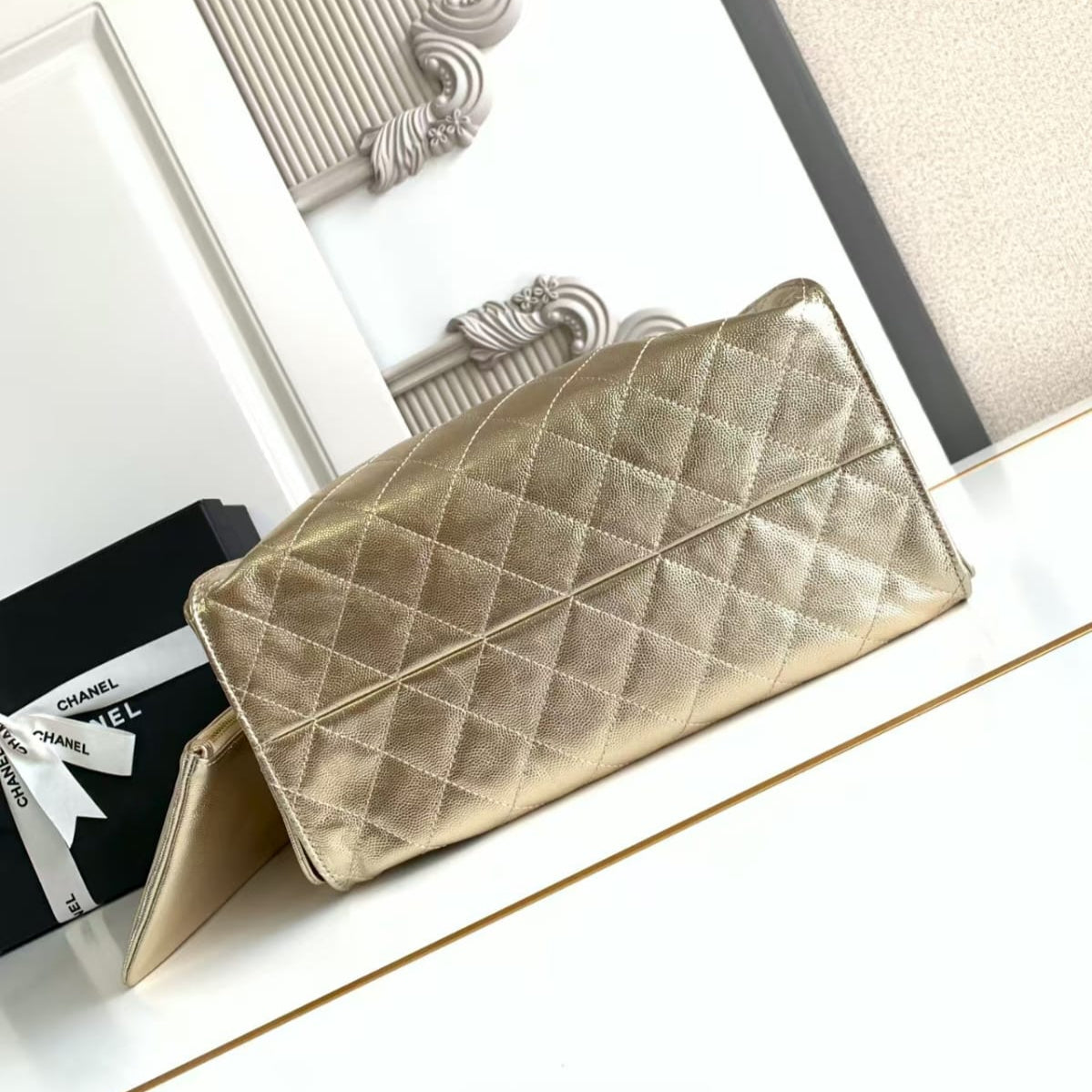 Pre-Owned Authentic Chanel Medium Caviar Leather 25 Handbag Gold
