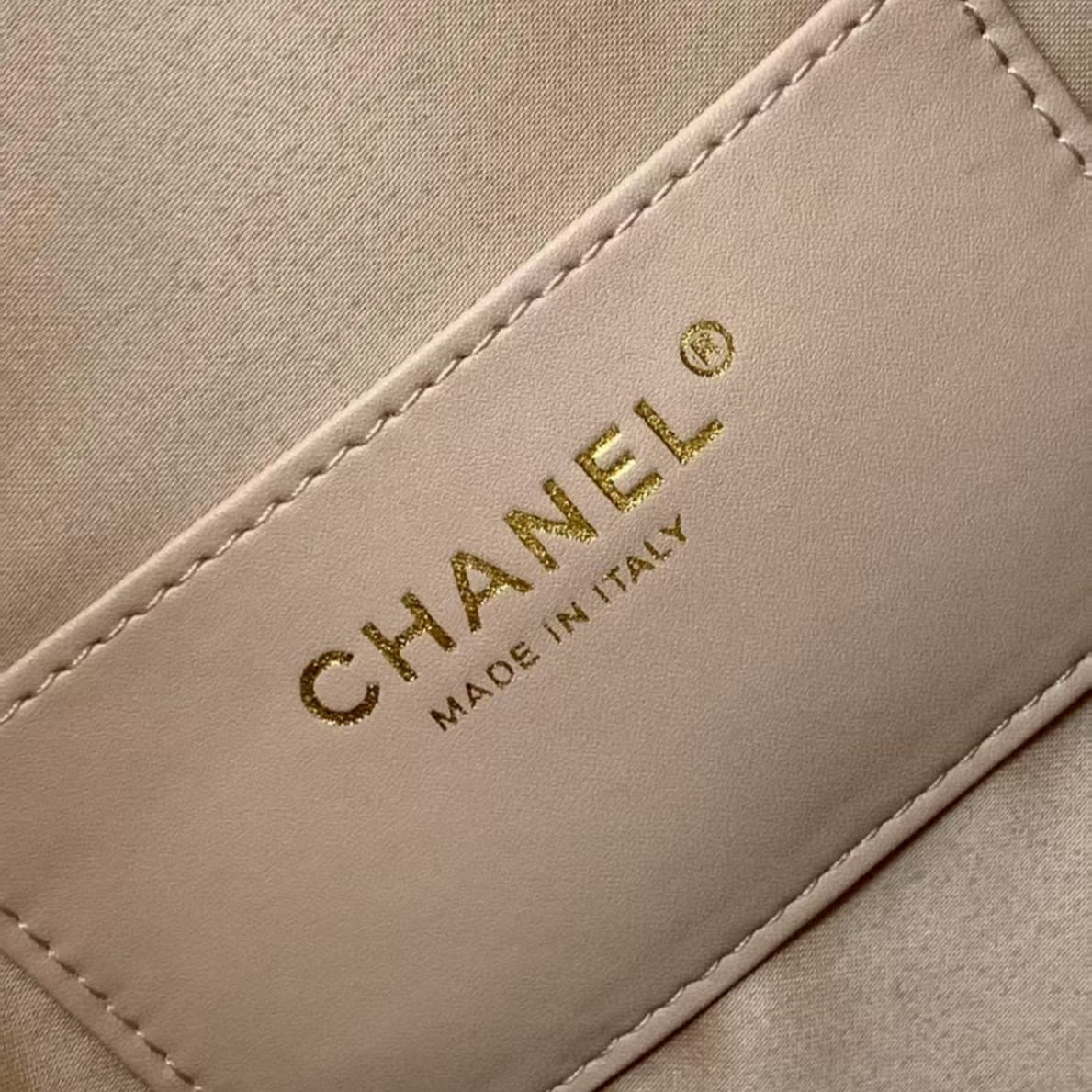 Pre-Owned Authentic Chanel Medium Caviar Leather 25 Handbag Gold
