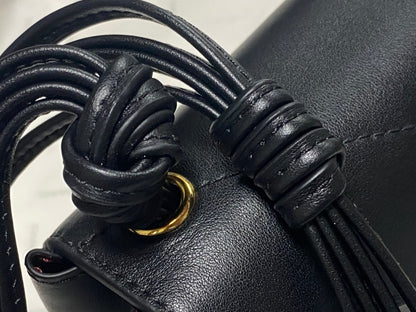 Chanel 26A Knotty Trapezoidal Envelope Bag in Black 6223 - Pre-Owned Authentic