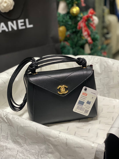 Chanel 26A Knotty Trapezoidal Envelope Bag in Black 6223 - Pre-Owned Authentic