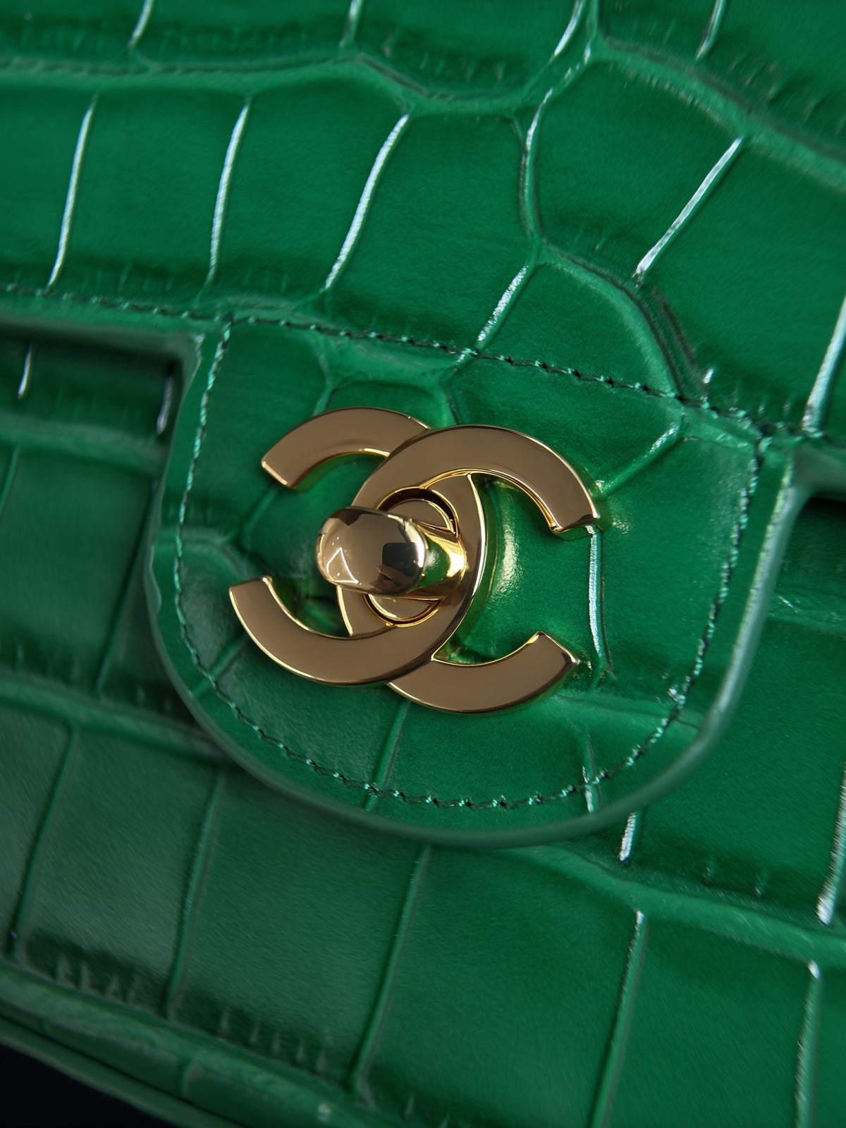 Chanel Mini Flap Bag With Top Handle Crocodile-Embossed Calfskin Green AS6424 – Pre-Owned Authentic
