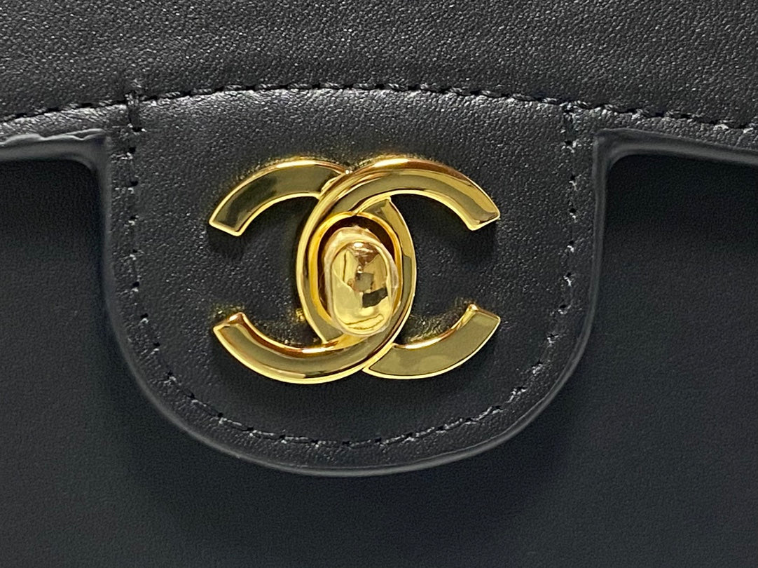 Chanel Mini Flap Bag With Top Handle Shiny Calfskin in Black  AS6424 - Pre-Owned Authentic