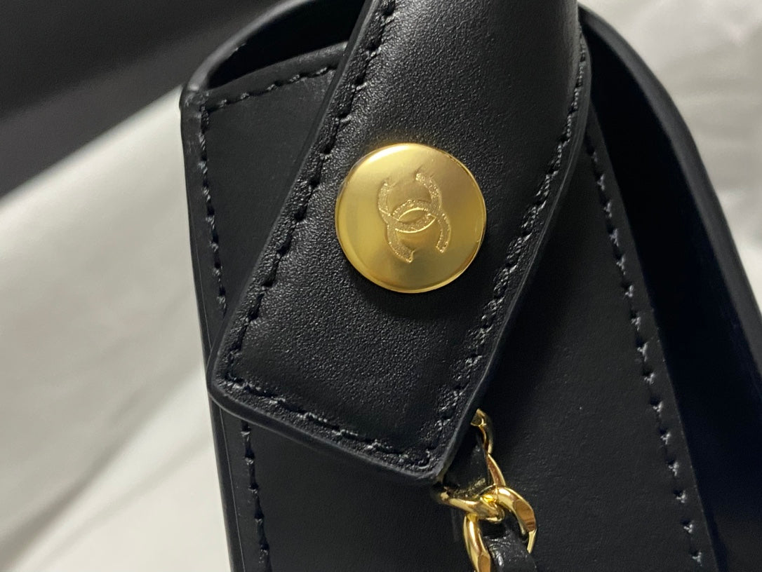Chanel Mini Flap Bag With Top Handle Shiny Calfskin in Black  AS6424 - Pre-Owned Authentic