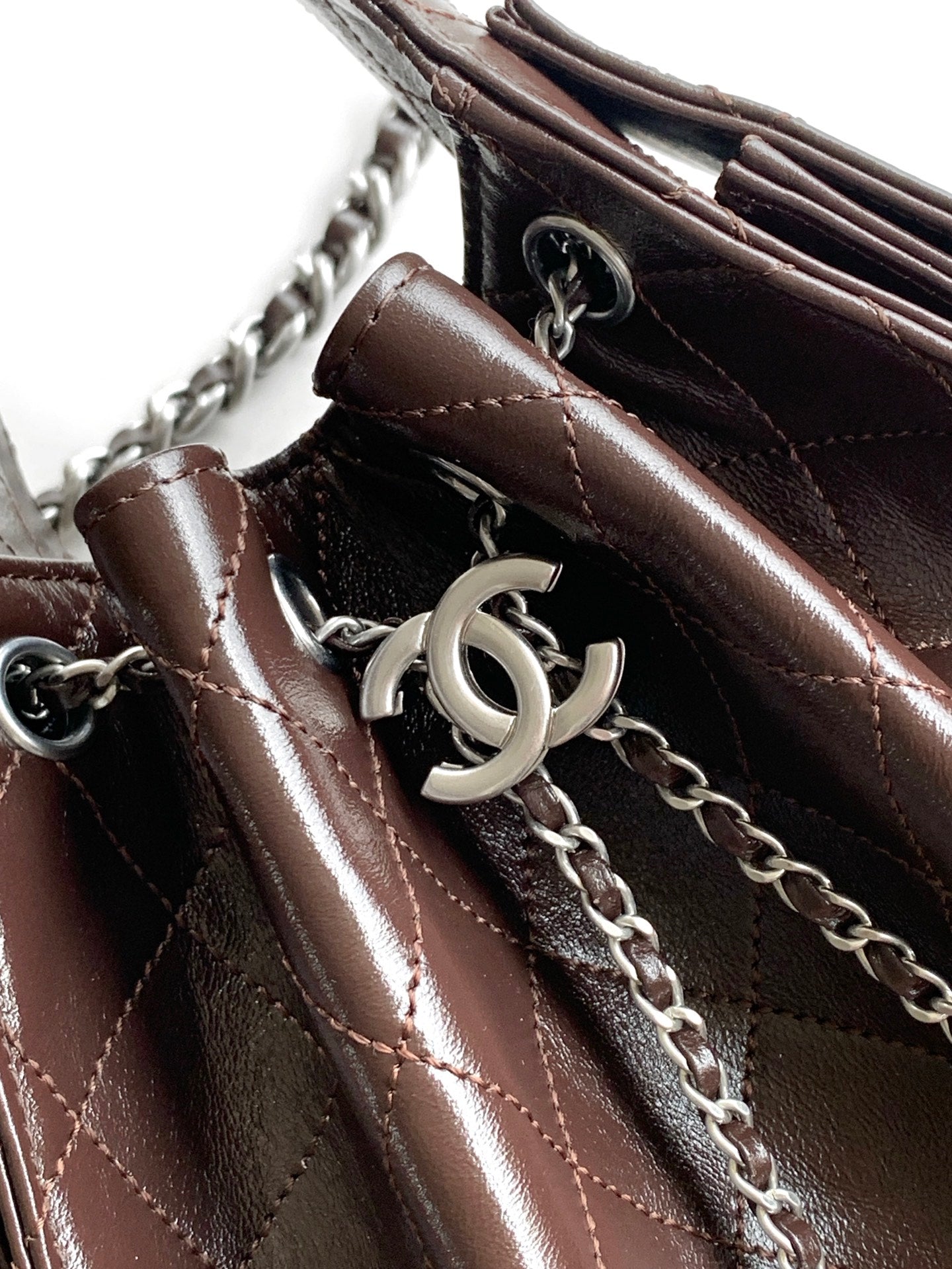 Chanel 25 Small Shiny Crumpled Calfskin in Coffee Brown - Pre-Owned Authentic