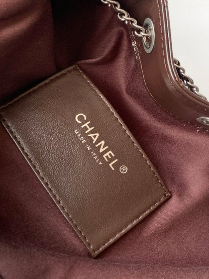 Chanel 25 Small Shiny Crumpled Calfskin in Coffee Brown - Pre-Owned Authentic