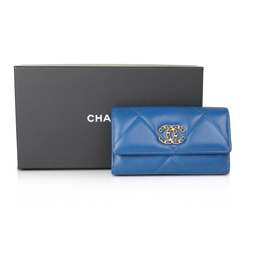 Chanel 19 Quilted Flap Wallet in Turquoise Goatskin with Aged Brass CC – Pre-Owned Authentic