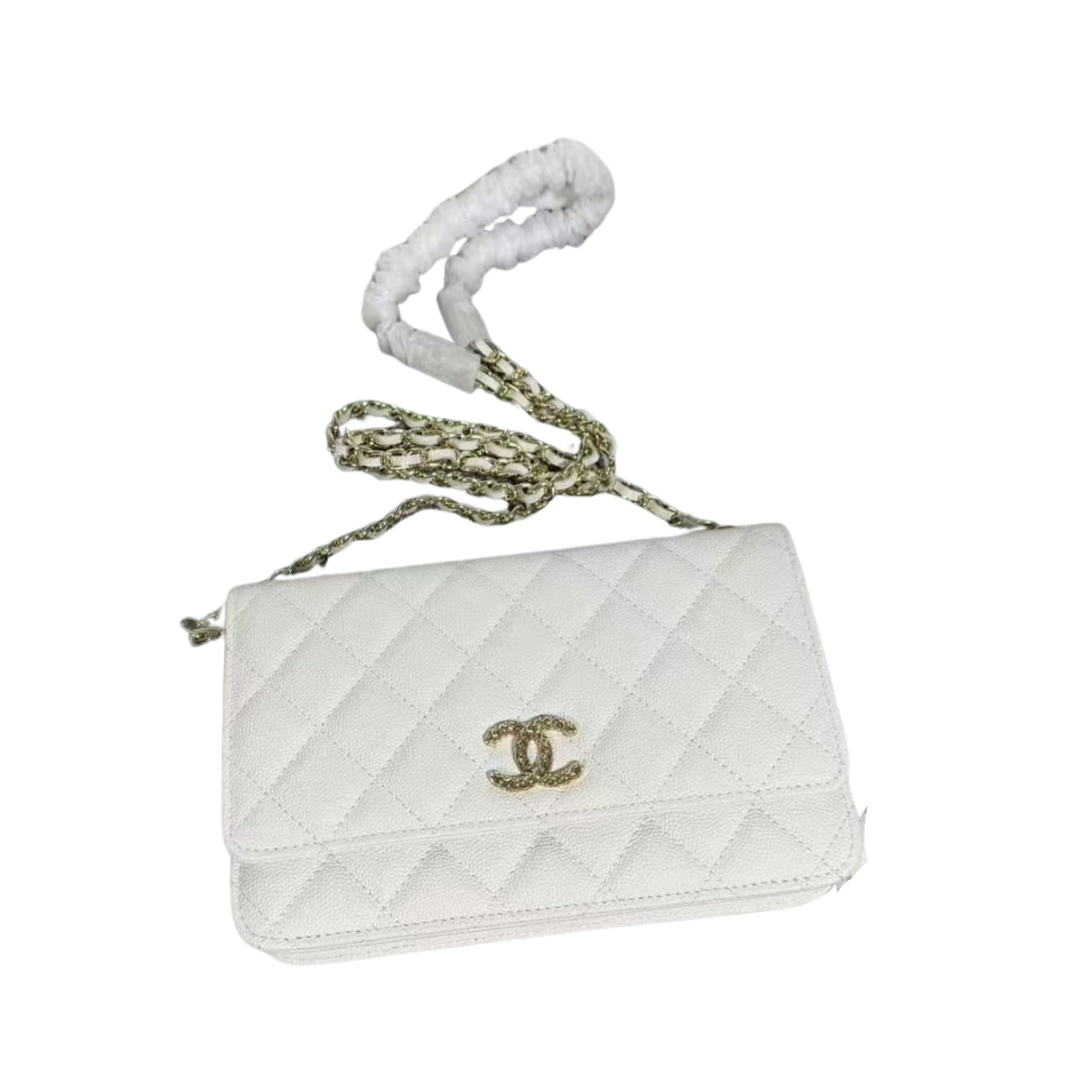 Pre-Owned Authentic Lambskin Quilted CC Pearl Crush Wallet on Chain WOC White