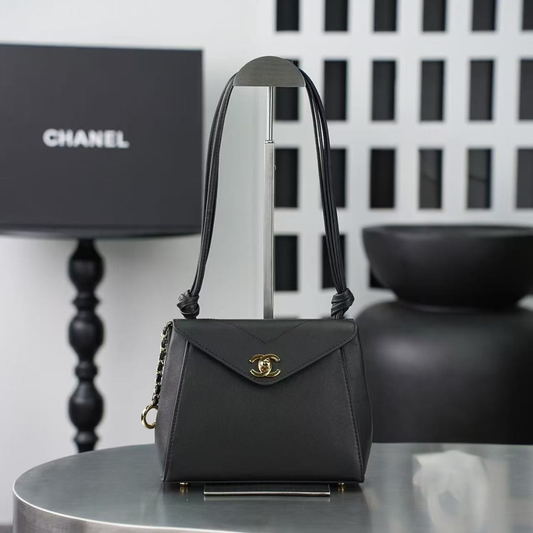 Chanel 26A Knotty Trapezoidal Envelope Bag in Black 6223 - Pre-Owned Authentic