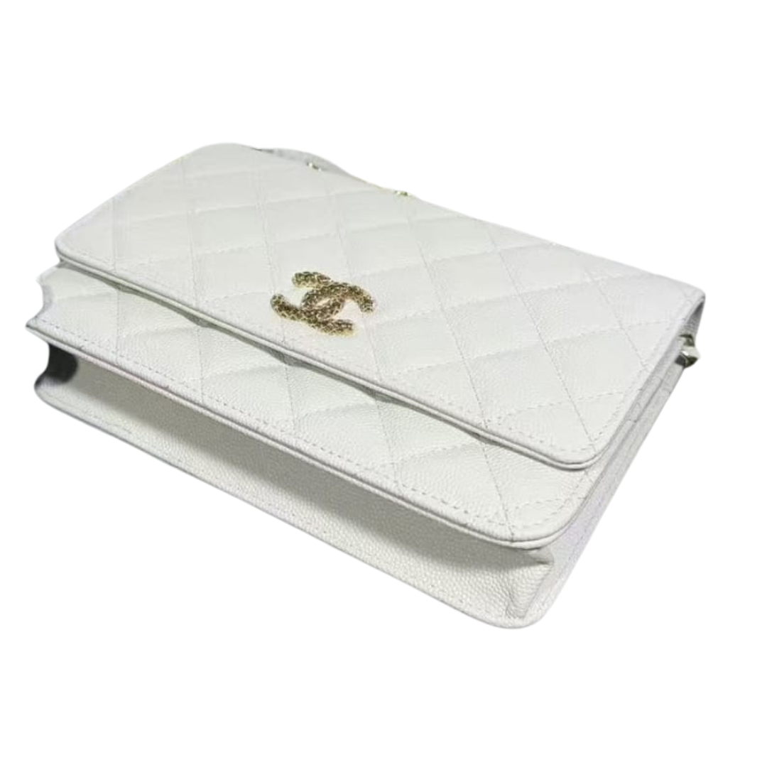Pre-Owned Authentic Lambskin Quilted CC Pearl Crush Wallet on Chain WOC White