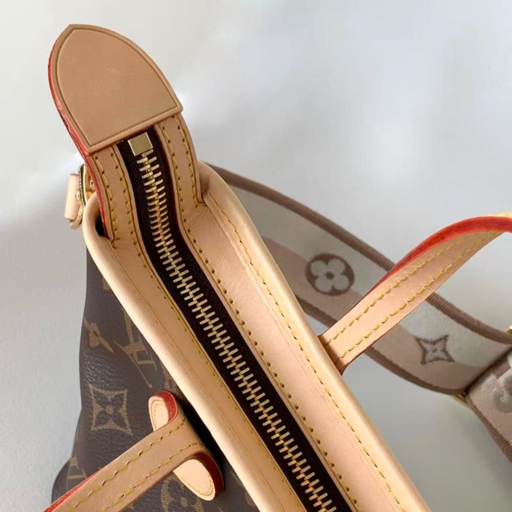 Pre-Owned Authentic Louis Vuitton Neverfull BB Apricot M46705