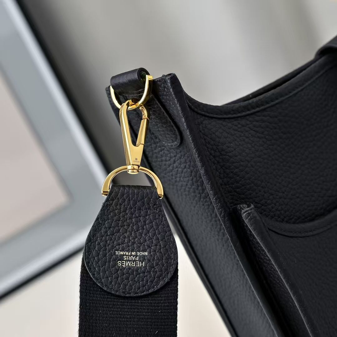 Pre-Owned Authentic Hermes Evelyne 29CM Large Epi Leather Shoulder Bag Black