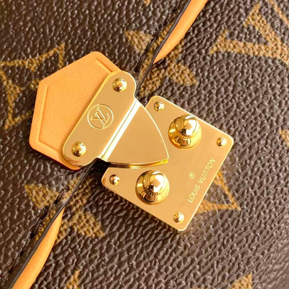 Pre-Owned Authentic Louis Vuitton Pochette Camille M13566