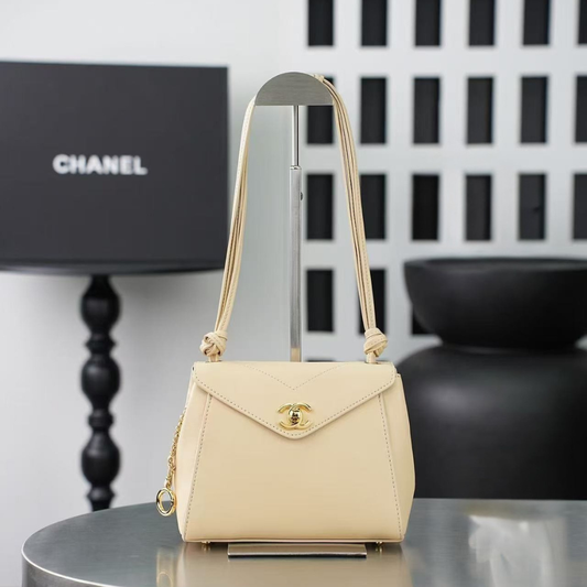 Chanel  26A Knotty Trapezoidal Envelope Bag in Beige 6223 - Pre-Owned Authentic