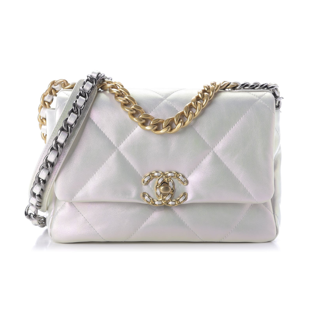 Chanel 19 Medium Handbag | Shiny Goatskin in White - Pre owned Authentic