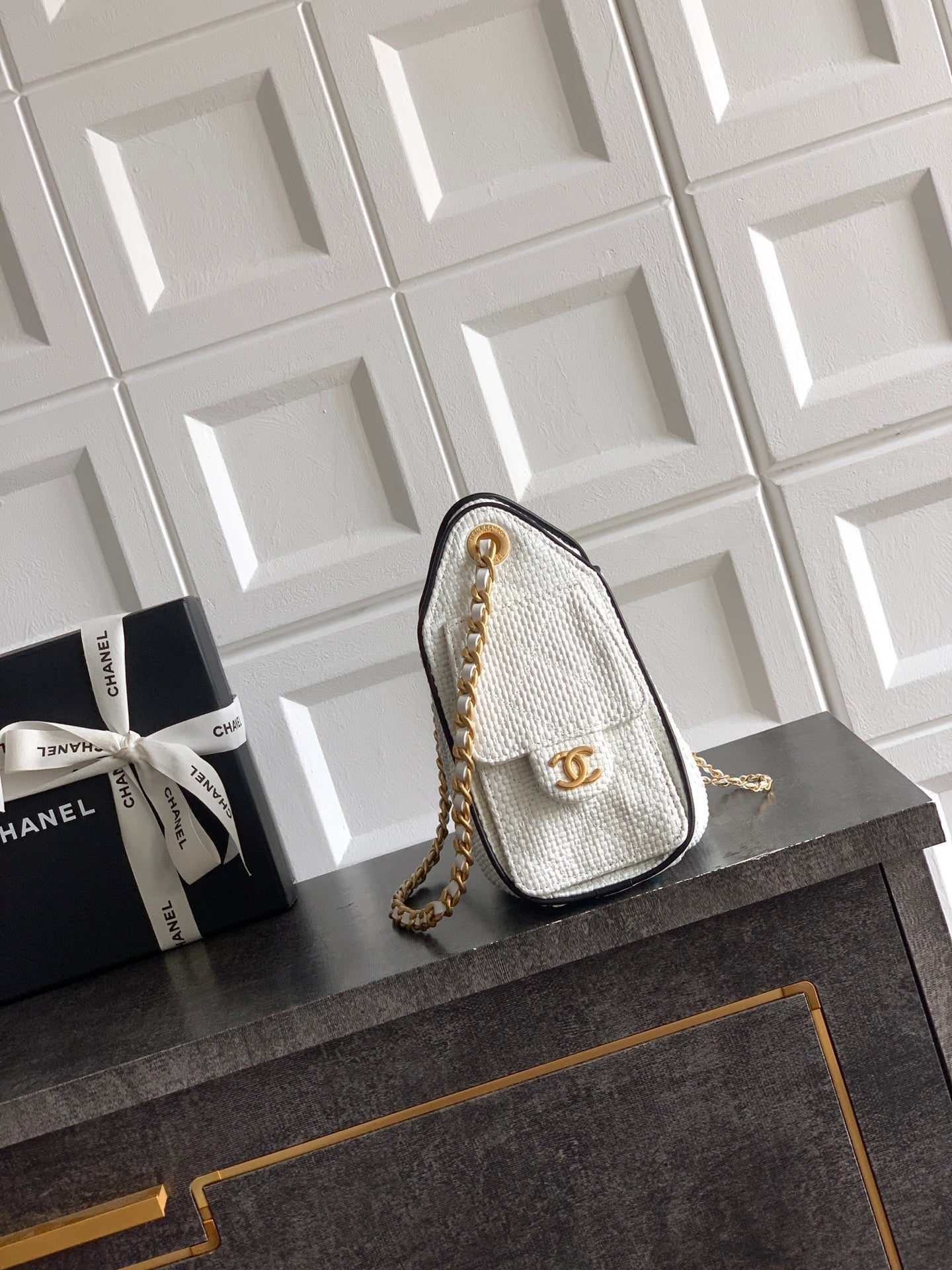 Chanel 25 Small Hobo Cream White side view