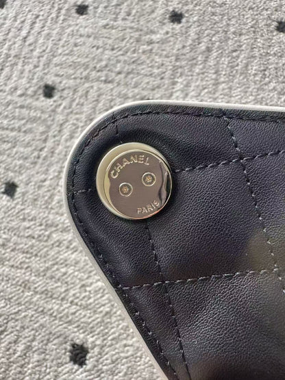 Chanel 25 Small Hobo gold-tone hardware detail