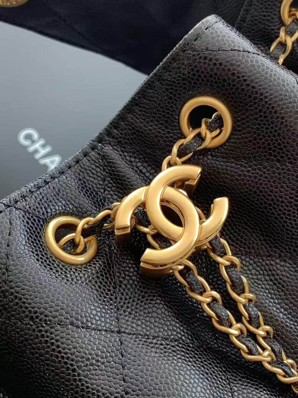 Chanel 25 Small Hobo gold-tone hardware detail 2