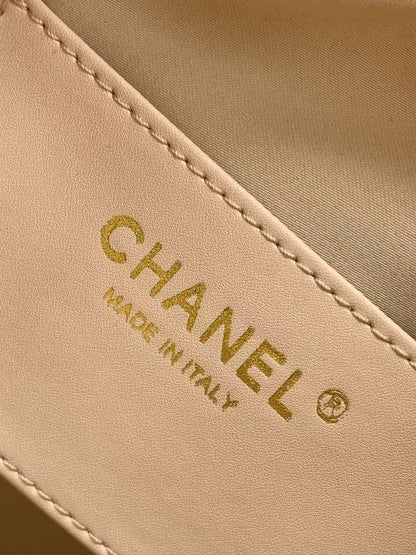 Chanel 25 Small Hobo in Ivory White interior pocket