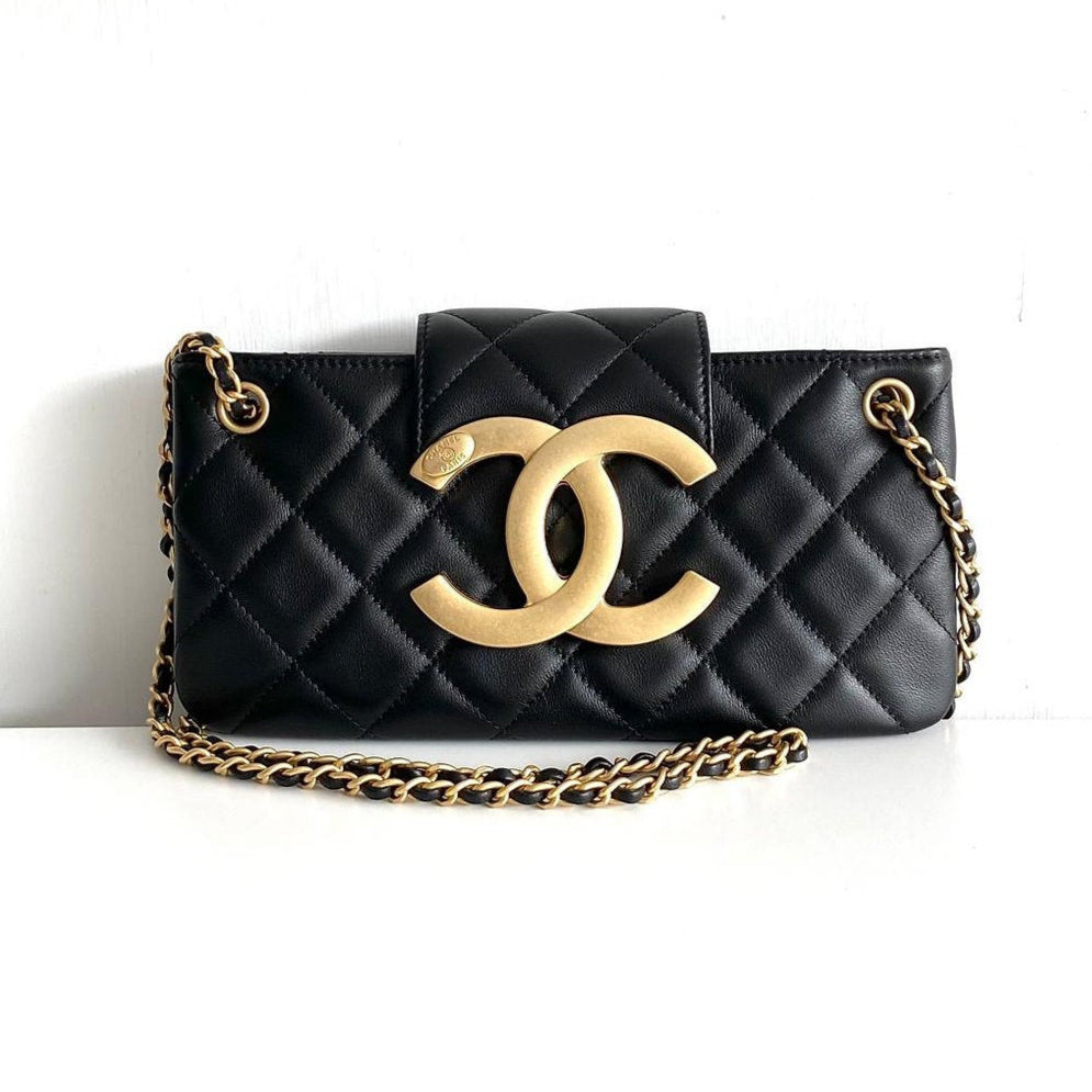 Pre-Owned Authentic Chanel Black Quilted Lambskin CC Bag