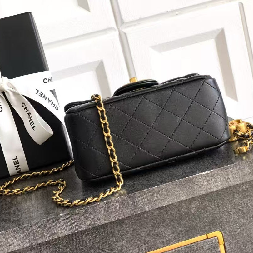 Pre-Owned Authentic Chanel Lambskin Quilted Mini Black Bag