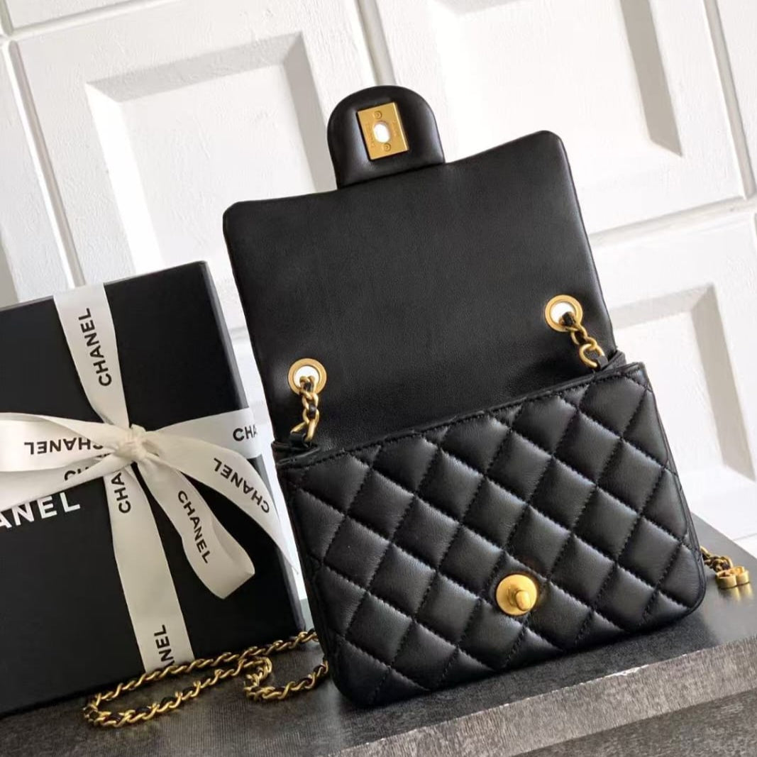 Pre-Owned Authentic Chanel Lambskin Quilted Mini Black Bag