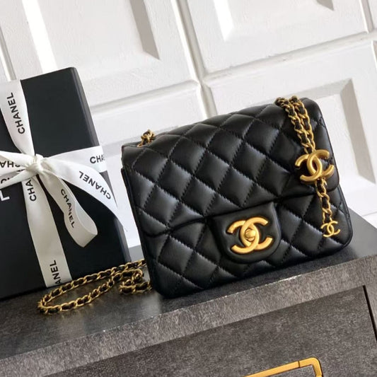 Pre-Owned Authentic Chanel Lambskin Quilted Mini Black Bag
