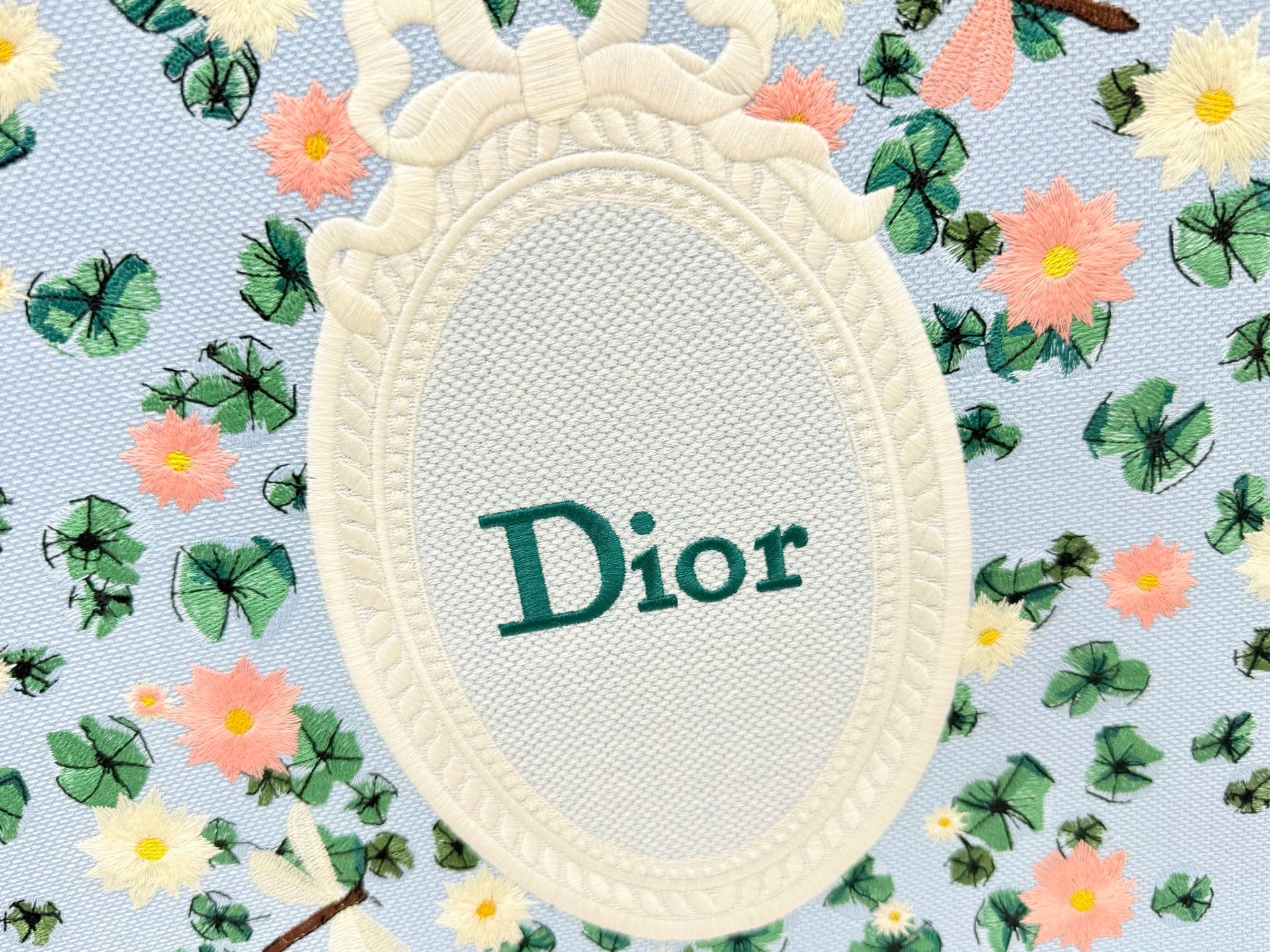 Dior Book Tote condition close-up