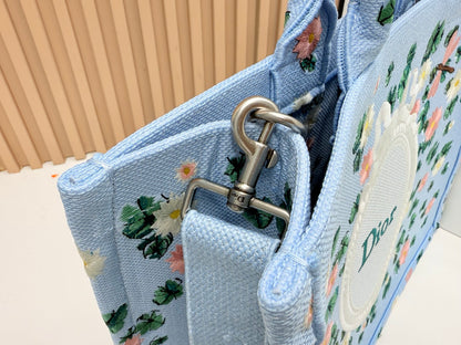 Dior Book Tote handle detail