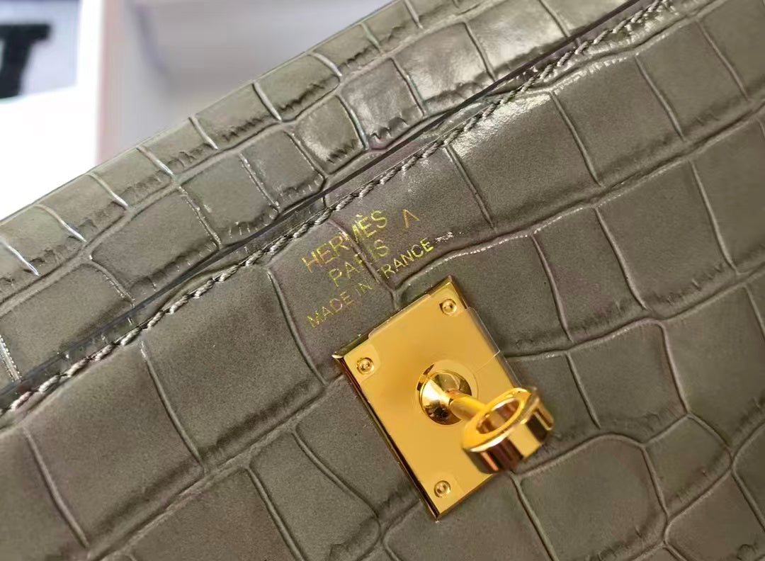 Hermes Kelly 25 Embossed Cowhide Leather In Crocodile Print Grey - Pre-Owned Authentic