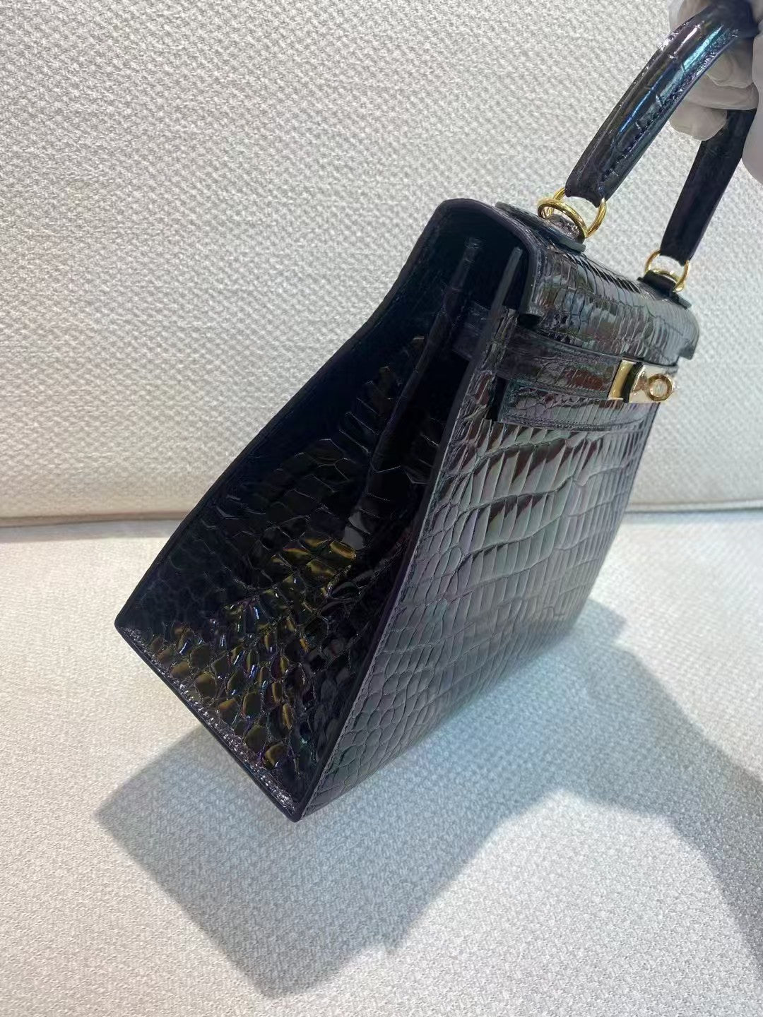 Hermes Kelly 25 Embossed Cowhide Leather In Crocodile Print Black - Pre-Owned Authentic