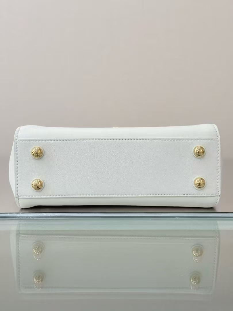 Chanel 26A Knotty Trapezoidal Envelope Bag in White 6223 - Pre-Owned Authentic
