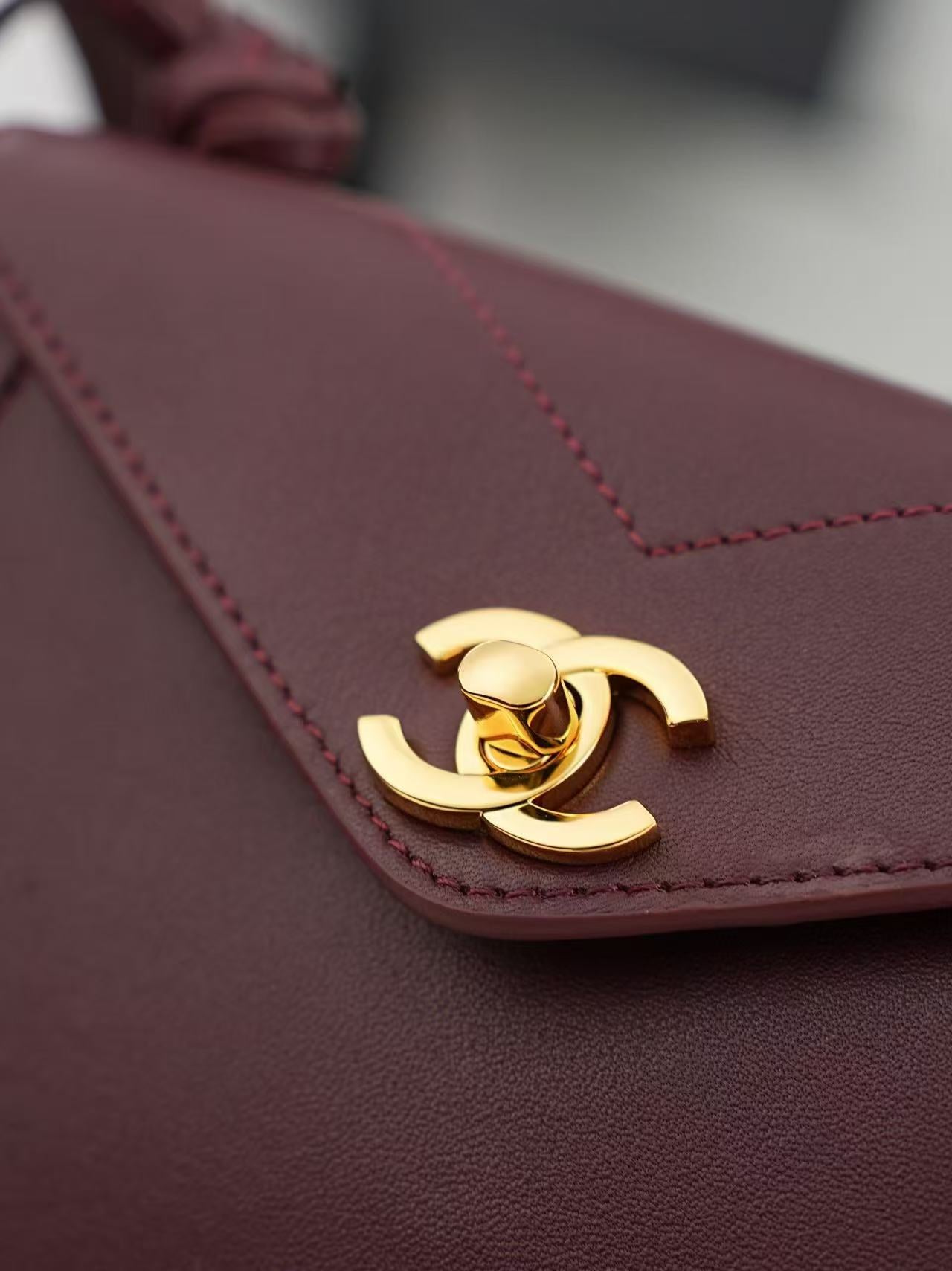 Chanel 26A Knotty Trapezoidal Envelope Bag in Burgundy 6223 - Pre-Owned Authentic