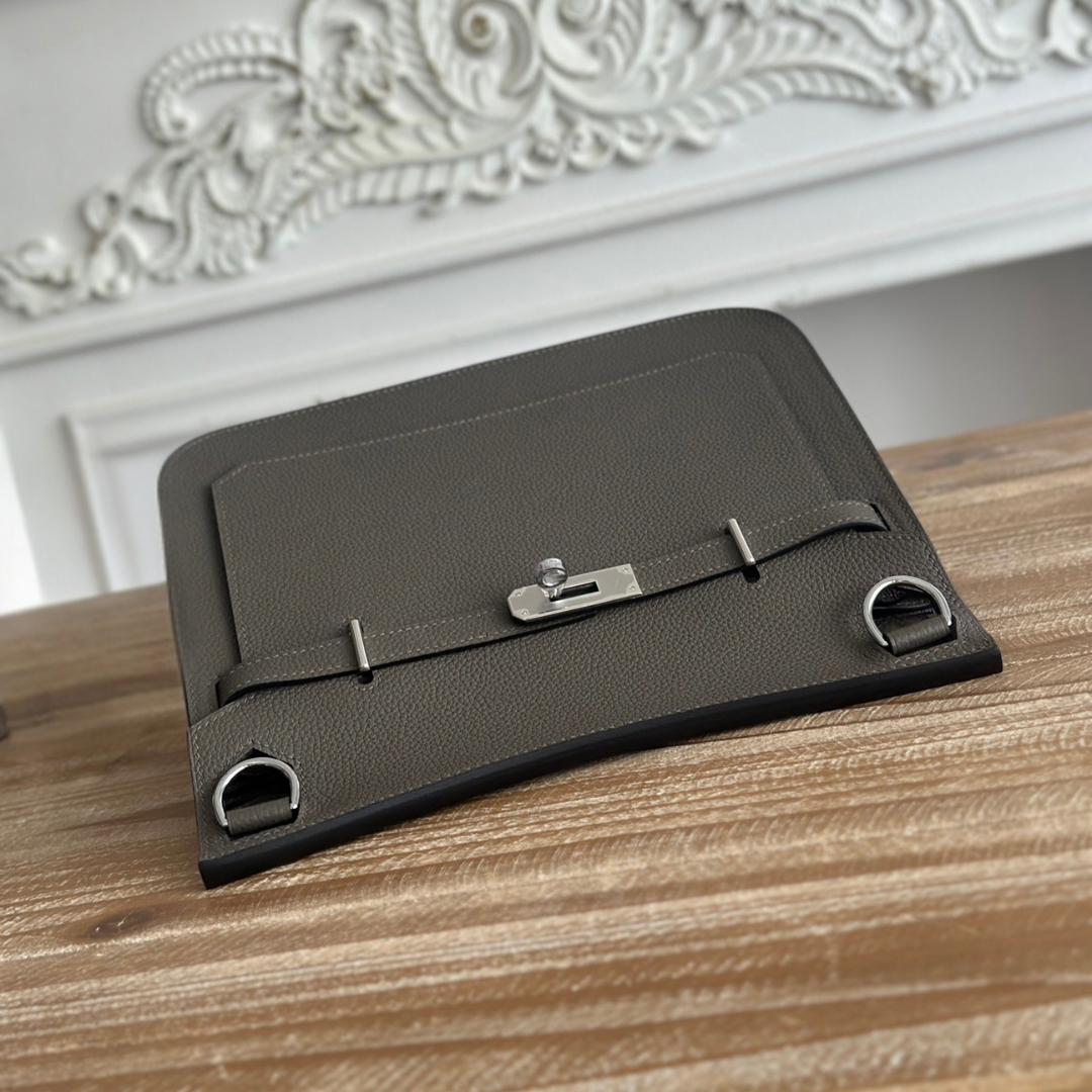 Hermes Jypsier 28cm in Étain Gray - Pre-Owned Authentic