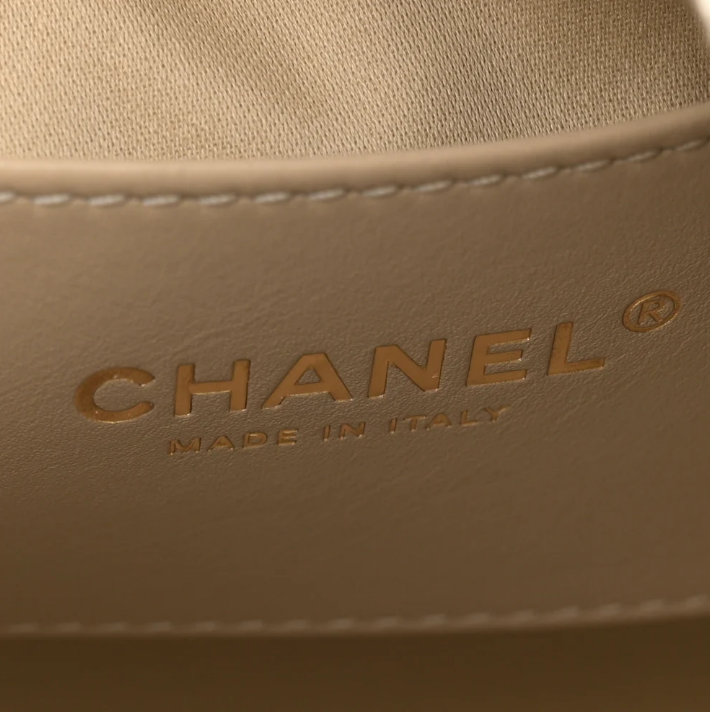 Pre-Owned Authentic Chanel Small Caviar Leather 25 Handbag  Gold