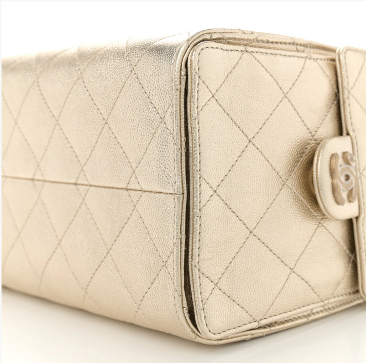 Pre-Owned Authentic Chanel Small Caviar Leather 25 Handbag  Gold