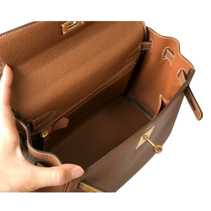 Pre-Owned Authentic Hermes Kelly 25 Tan Leather in Gold