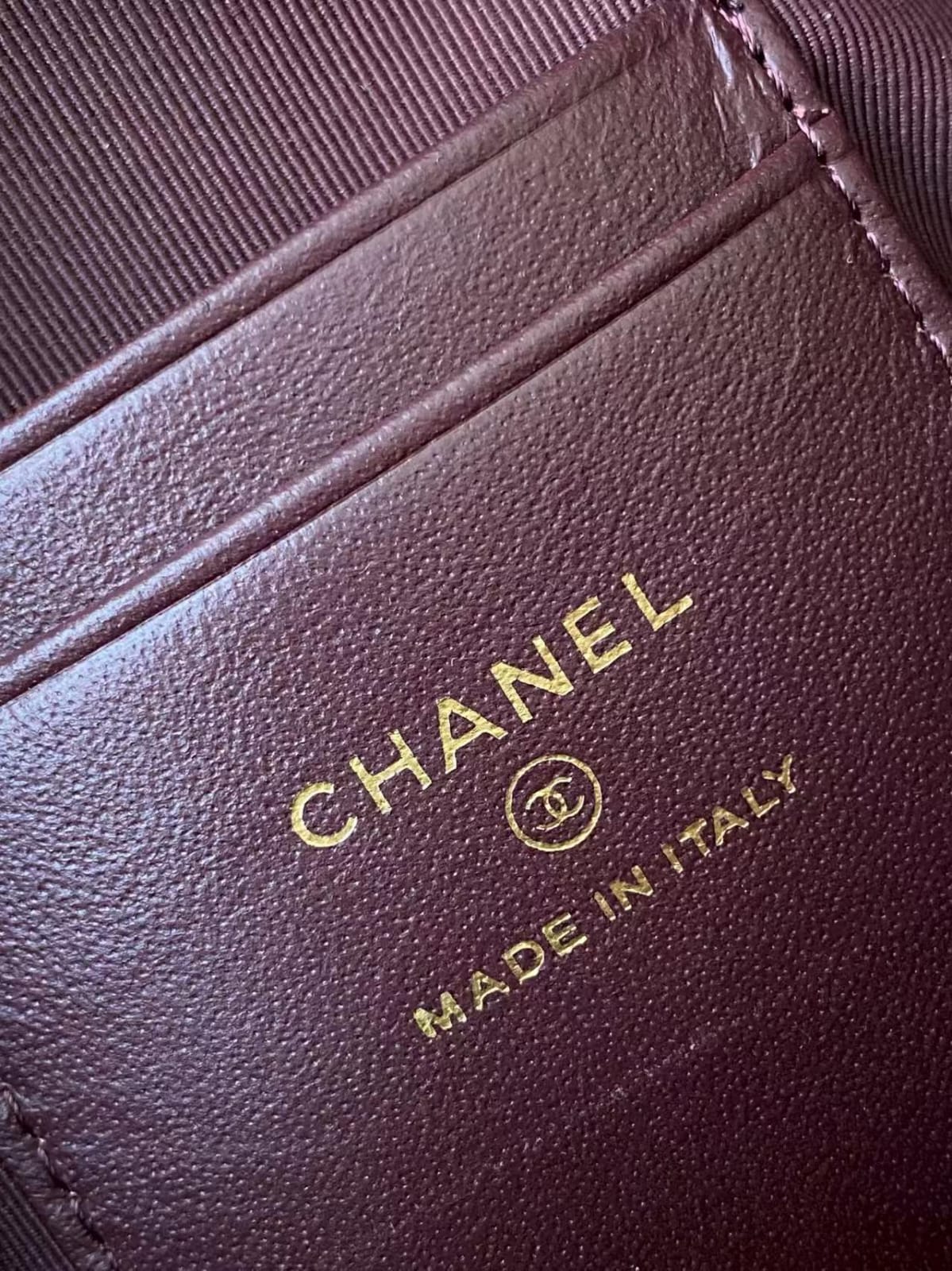 Pre-Owned Authentic Chanel 25C Small Shell Crossbody Bag