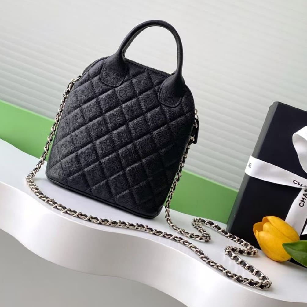 Pre-Owned Authentic Chanel 25C Small Shell Crossbody Bag