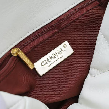 Chanel 19 Medium Handbag | Shiny Lambskin White