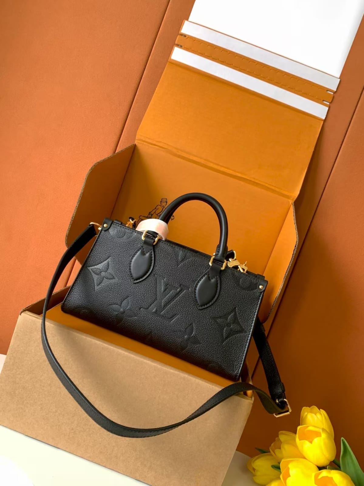 Pre-Owned Authentic Louis Vuitton OnTheGo East West  Black Monogram